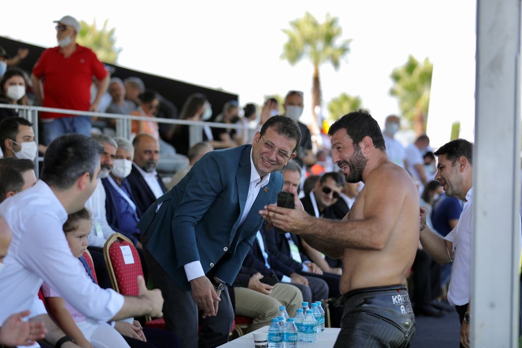 İMAMOĞLU ER MEYDANINDA KONUŞTU: “BU ALANI GÜREŞ SPORUNUN CANLANDIĞI BİR MEYDAN YAPACAĞIZ”