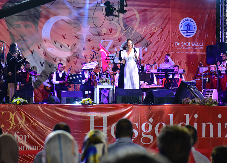 Tuzla’da 30 Ağustos Zafer Bayramı Coşkusu Aslı Hünel İle Yaşandı