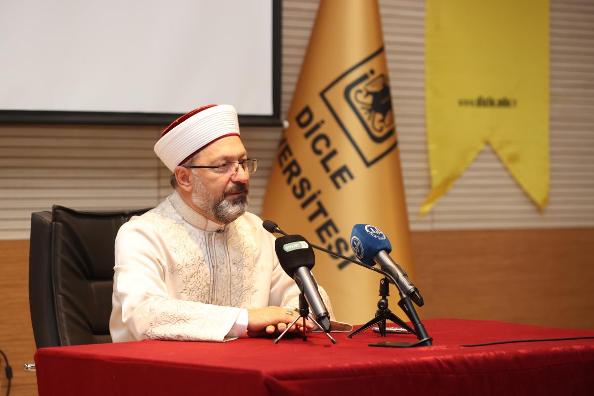 Başkan Erbaş’ın ilk durağı Dicle Üniversitesi oldu