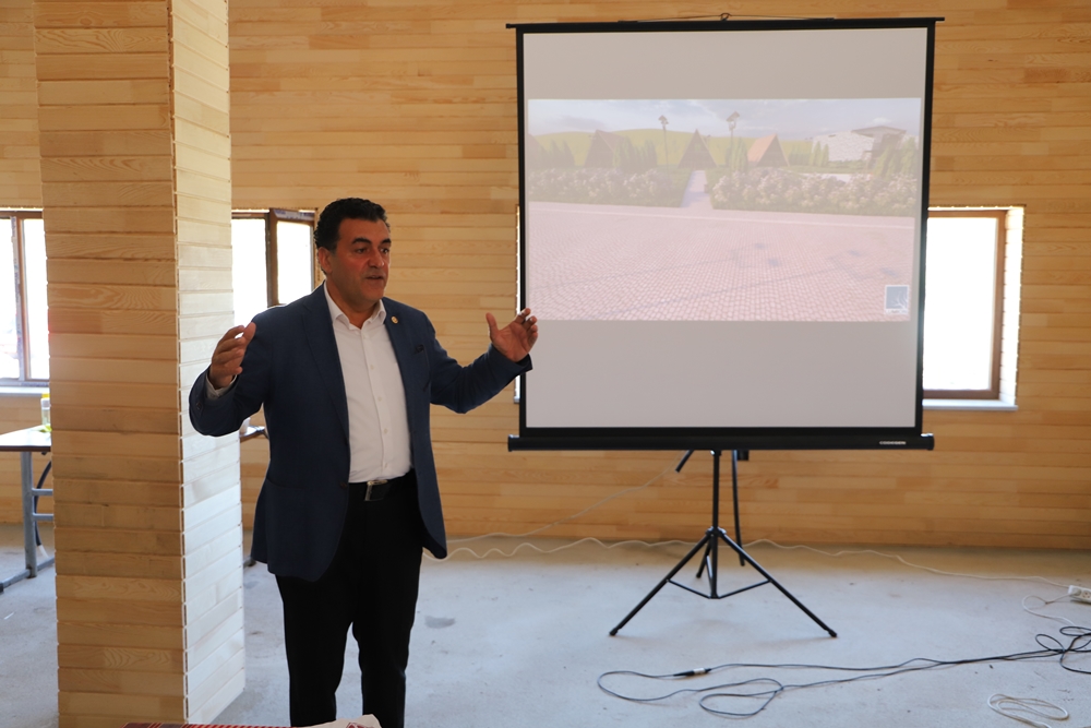 BAŞKAN DEMİR HİZMETE DOYMUYOR