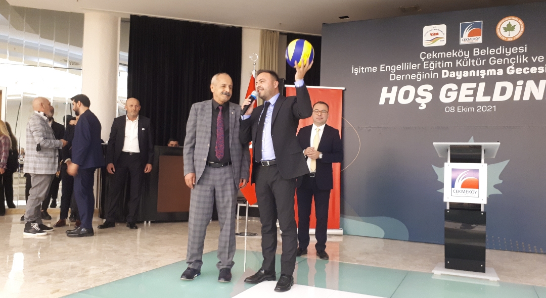 İş insanı Güngör Bozkurt taçlandırdı