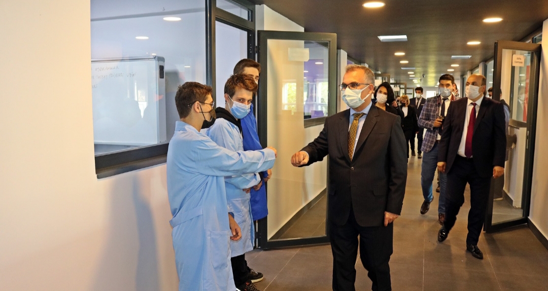 Kaymakam Tiryaki Küçükyalı MTAL Arge Bölümü’nün açılışına katıldı