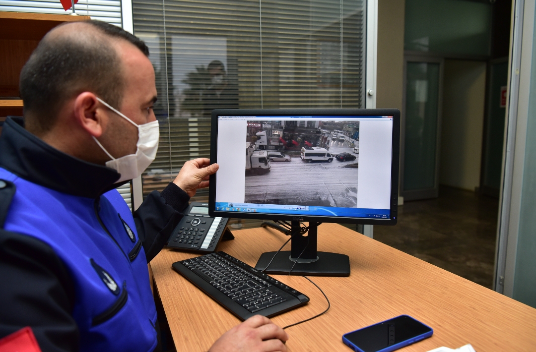 TUZLA’DA PANİĞE NEDEN OLAN KÖPÜĞÜN NEDENİ BELLİ OLDU
