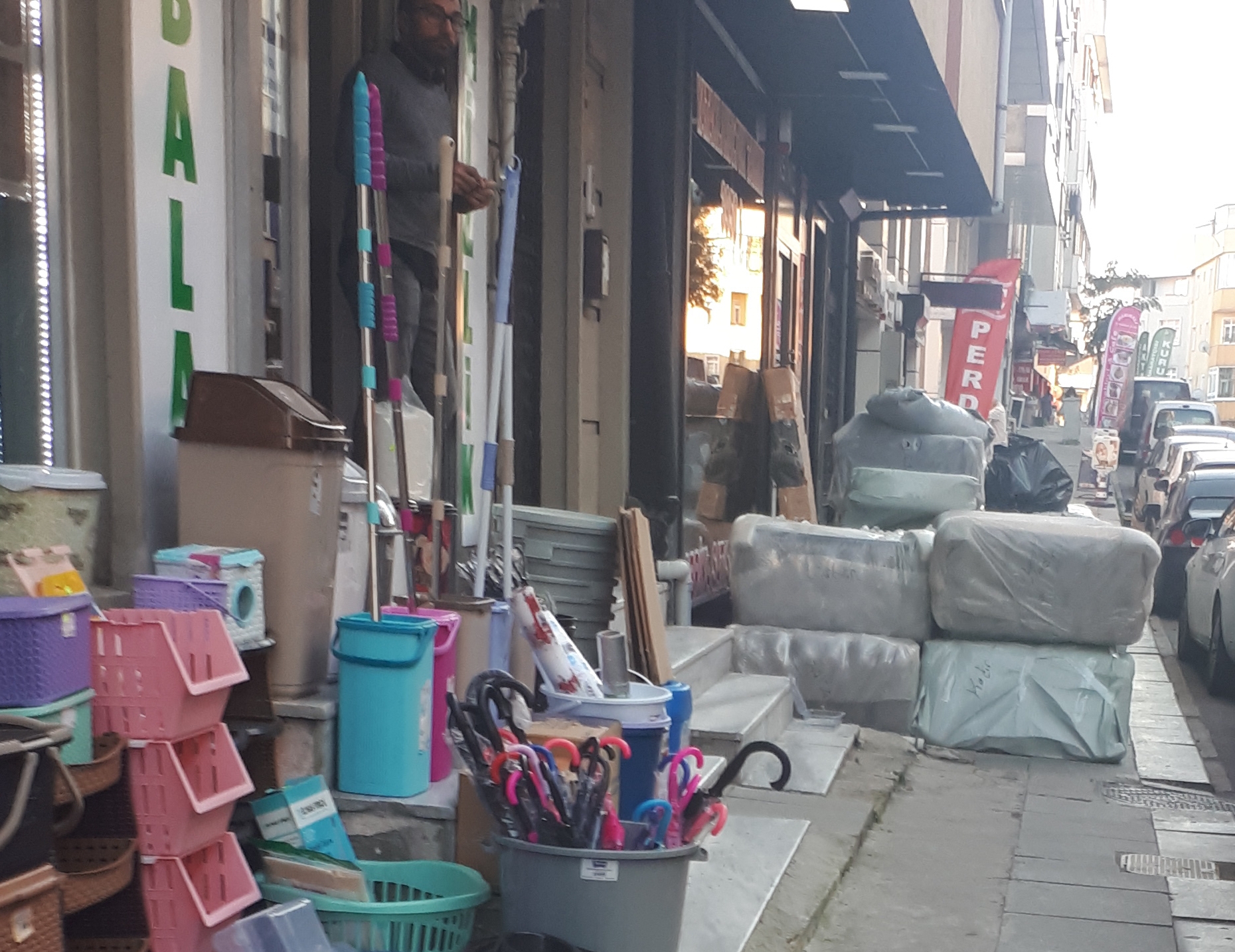 Çekmeköy’de cadde ve sokaklar işgal altında!