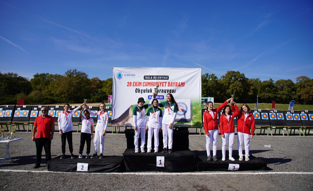 TUZLA’DA 29 EKİM CUMHURİYET BAYRAMI’NA ÖZEL OKÇULUK TURNUVASI DÜZENLENDİ