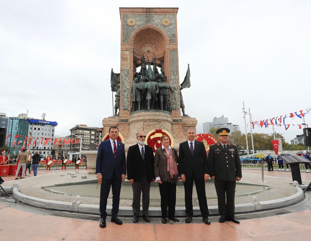 6 EKİM  ‘İSTANBUL’UN KURTULUŞU’ TAKSİM’DE KUTLANDI