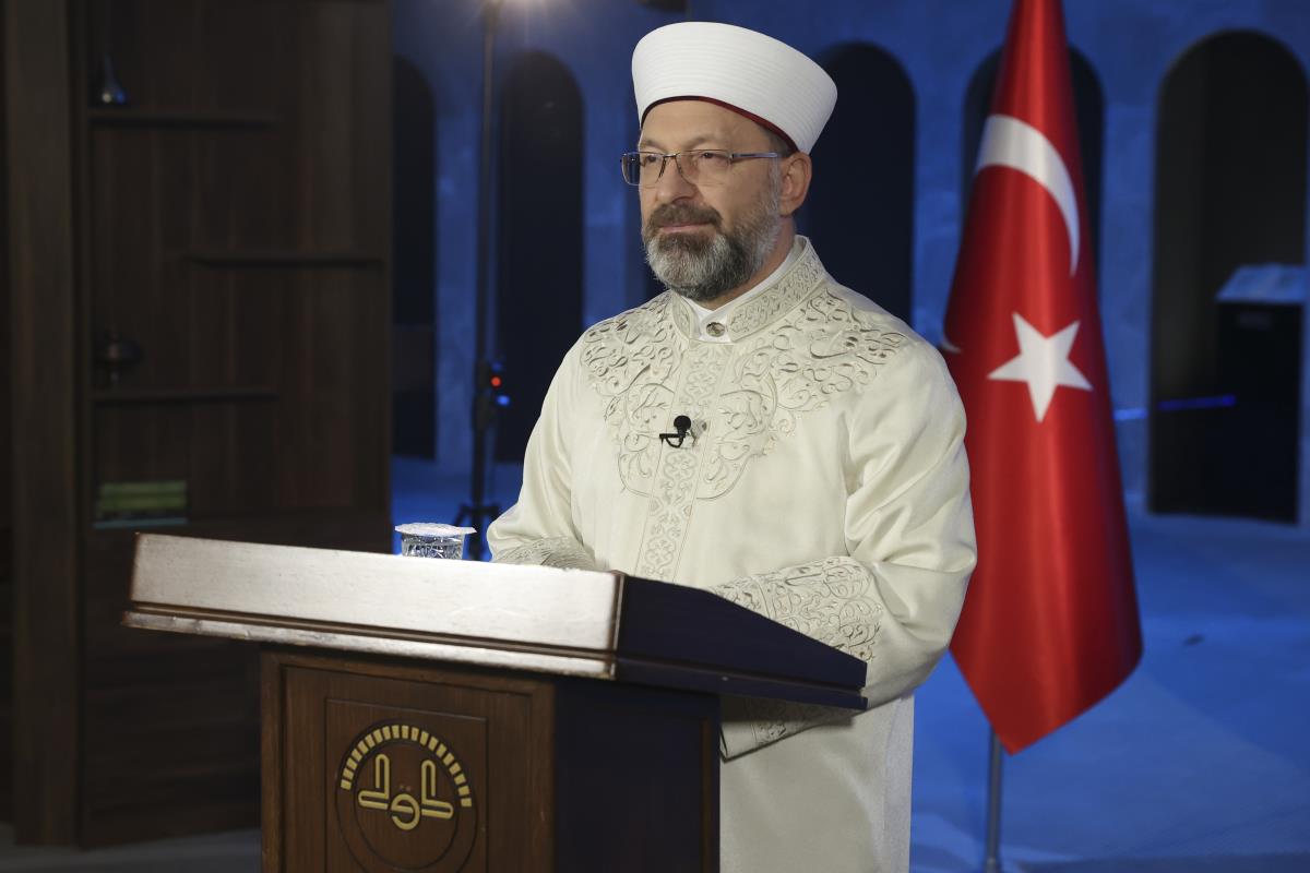 Başkan Erbaş, “Yüreklerinde tevhide iman edenler hayatlarında vahdeti yaşamalıdır.
