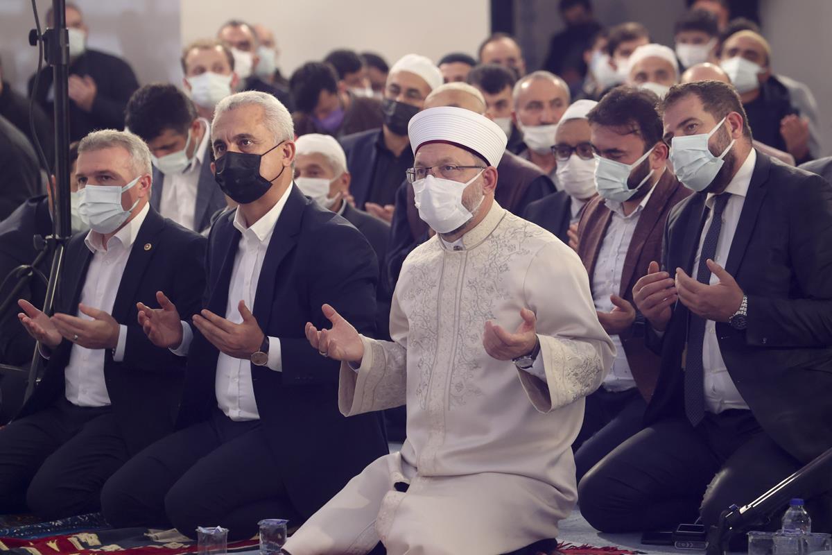 İstanbul milletvekili Tekin: Ekonomi öldü, selasını’da Ali Erbaş okusun