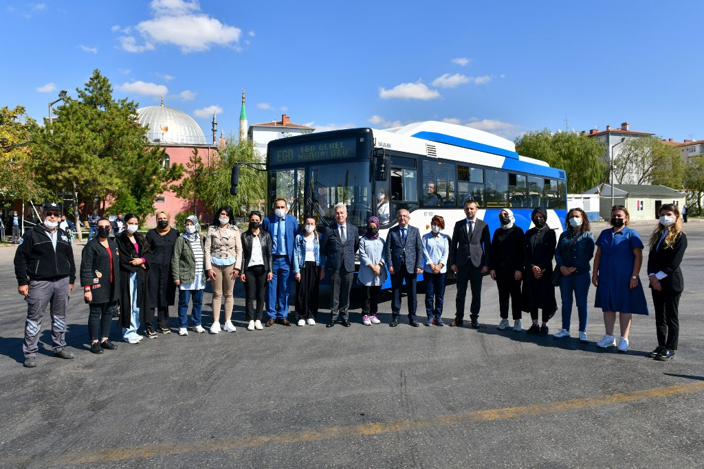 BÜYÜKŞEHİR’DE KADIN İSTİHDAMI ARTIYOR