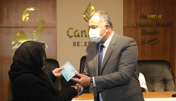 BAŞKAN TAŞDELEN, GEÇİM DERDİNE DERMAN