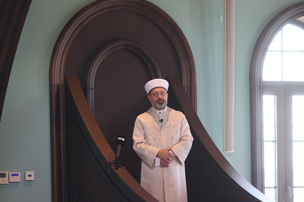 Cenâb-ı Hak şöyle buyuruyor: “Allah ve Resulüne itaat edin, birbirinize çekişmeyin, sonra zayıflarsınız