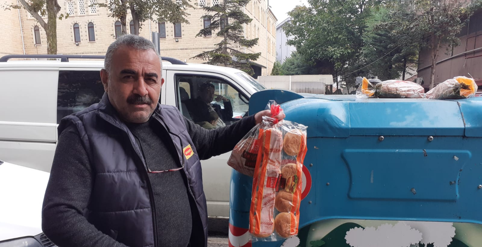 SANCAKTEPE’DE TAZE EKMEĞİN ÇÖPE ATILMASI TEPKİLERE NEDEN OLDU