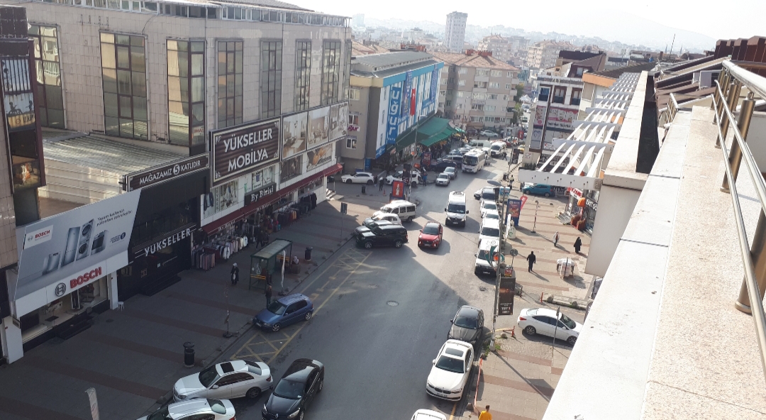 Çekmeköy’de esnaf zorda, otopark olmadığından dolayı iş yapamıyoruz!