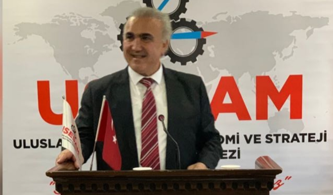 Hayrettin Karaman bir Fetva vermiş! Demiş ki, Alevi bir gençle dinen evlenilmesi caiz değil demiş.