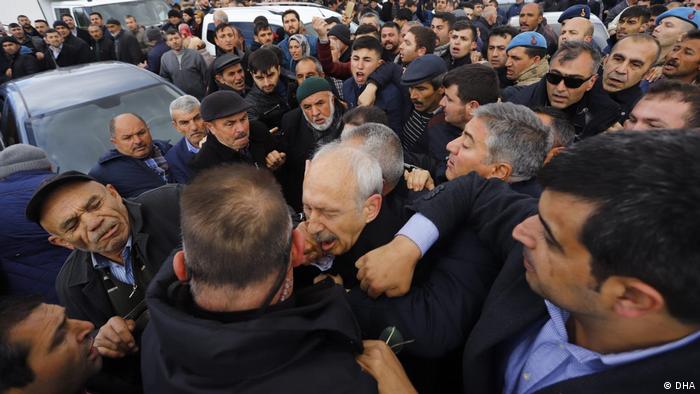 Çubuk ilçesinde Kılıçdaroğlu kalabalığın linç girişimiyle karşı karşıya kalmıştı