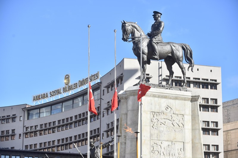 CUMHURİYETİN BAŞKENTİ ATA’SI İÇİN TEK YÜREK