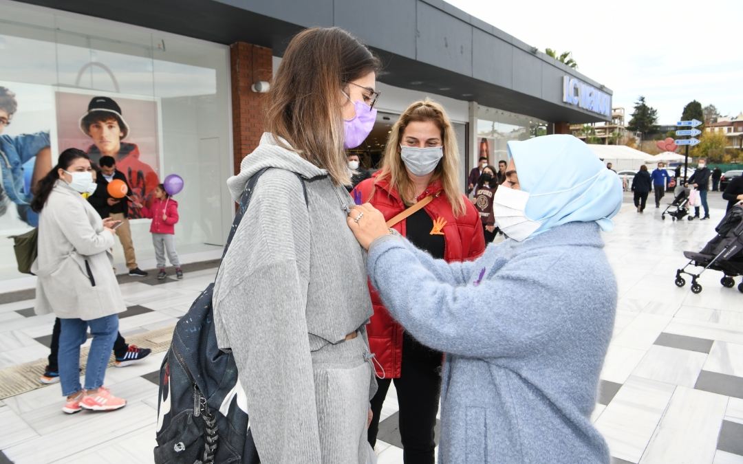GÖNÜL ELLERİ ÇARŞISI’NDAN KADINA ŞİDDET İÇİN FARKINDALIK ETKİNLİĞİ