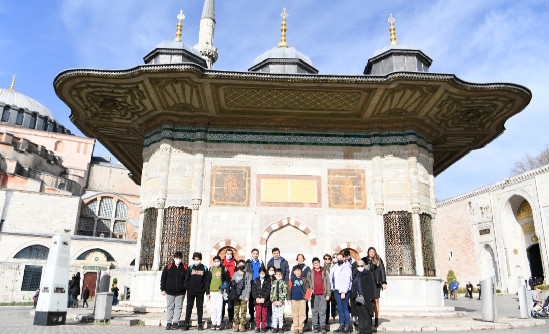 TUZLALI ÇOCUKLARIN TOPKAPI SARAYI MUTLULUĞU