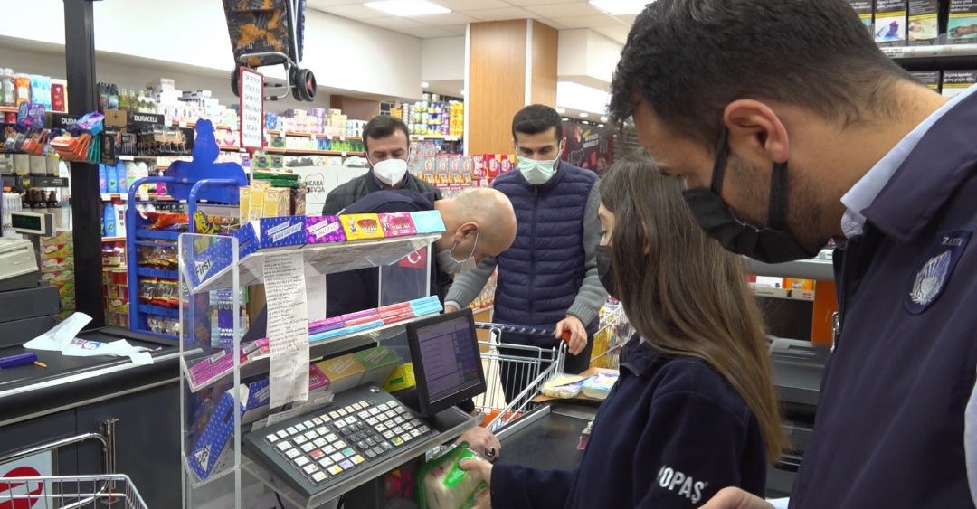 PEYNİRDEKİ 20 LİRALIK FİYAT OYUNUNU TUZLA BELEDİYESİ ZABITA EKİPLERİ ORTAYA ÇIKARDI