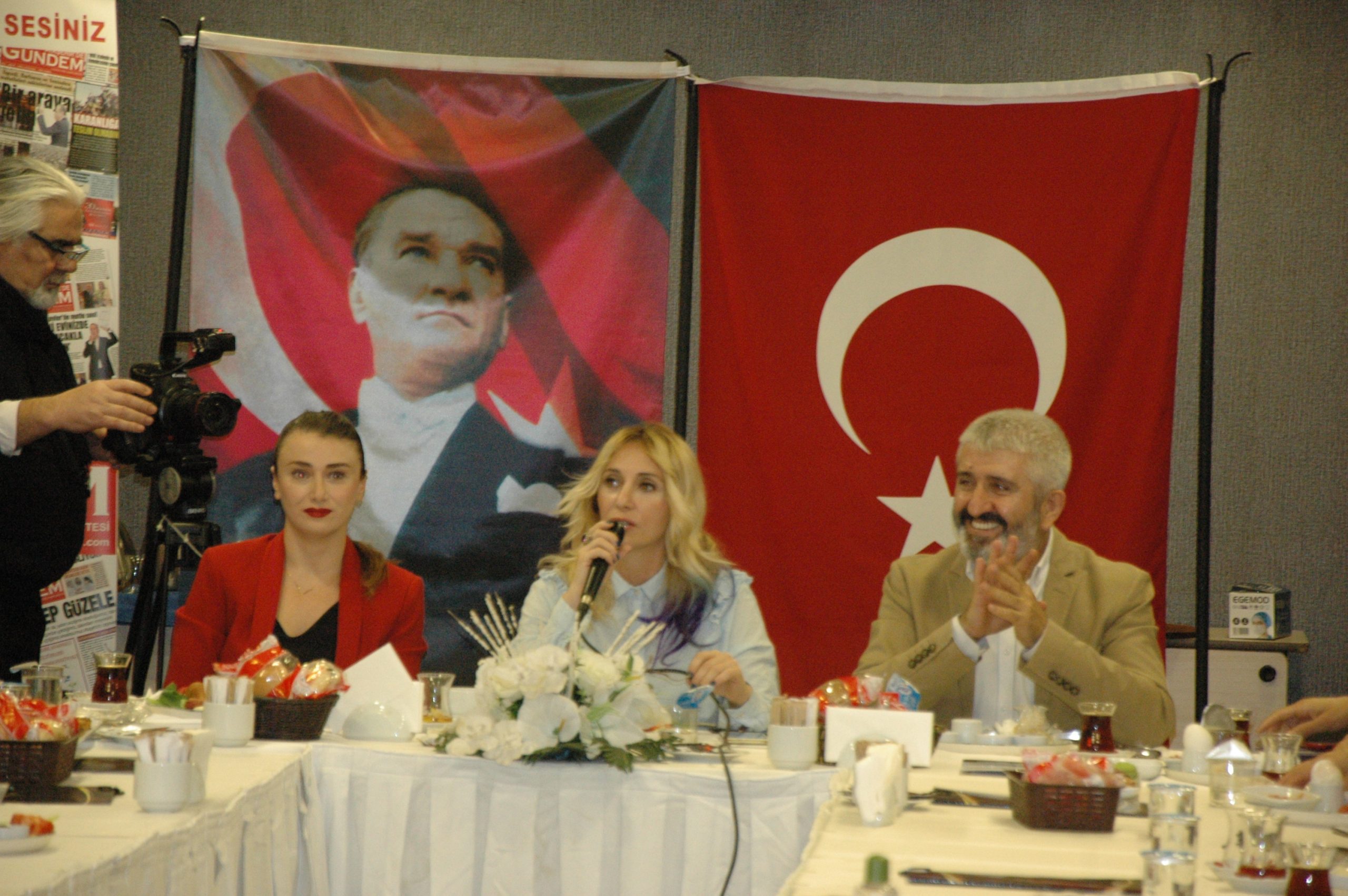 Gazeteci Himmet Kaya’nın organize ettiği, kadın meclisine yoğun ilgi