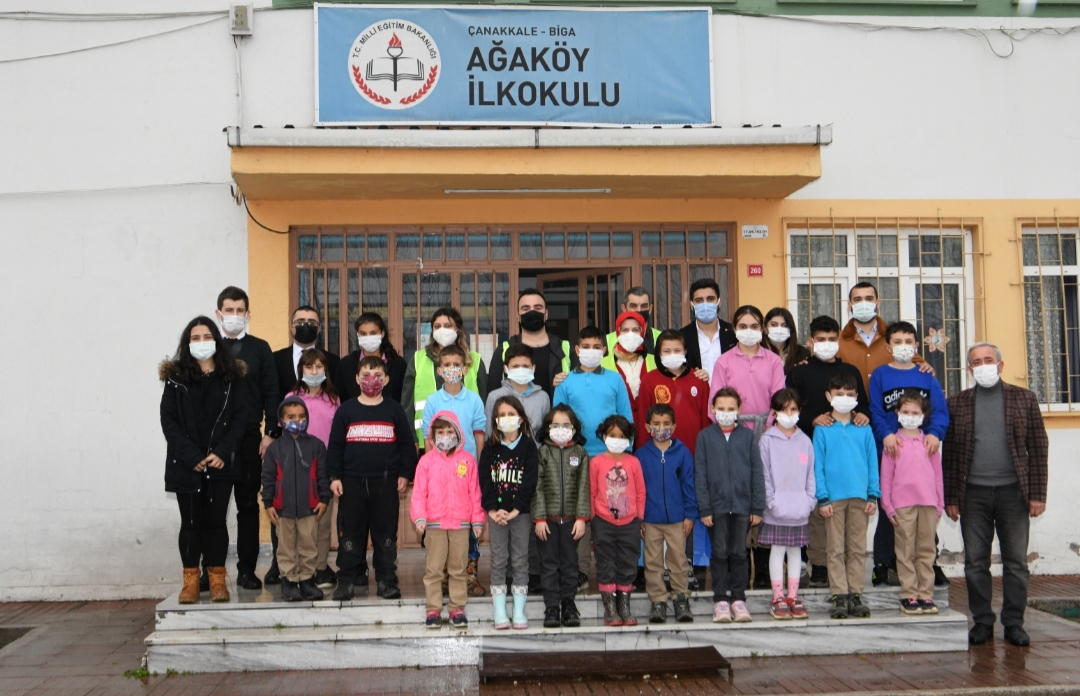 GÖNÜL ELLERİ ÇARŞISI’NDAN BİGALI ÖĞRENCİLERE YENİ YIL HEDİYESİ