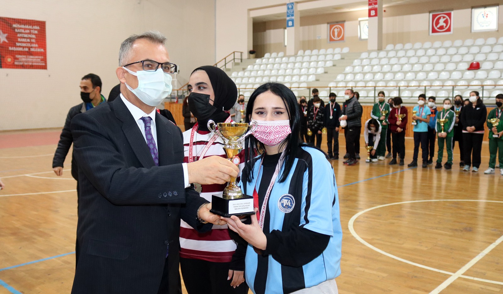 Maltepe’de Geleneksel Çocuk Oyunları ödülleri sahiplerini buldu