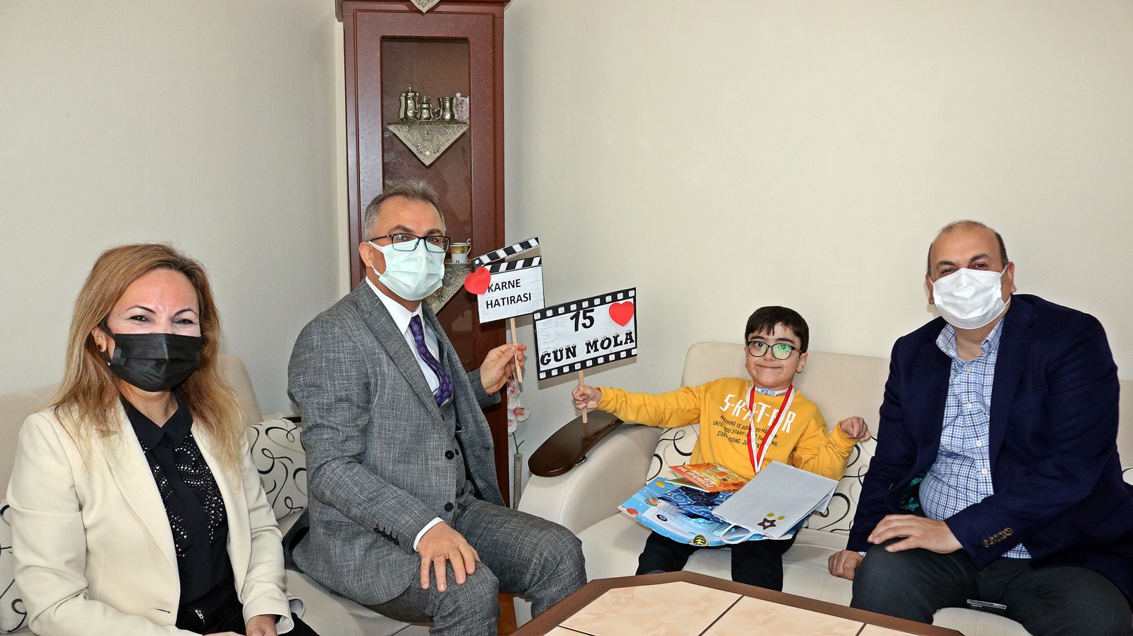 Maltepe’de Çocuklar Karnelerini aldı