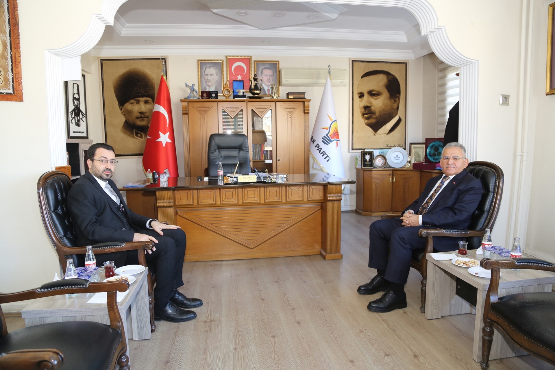 Başkan Büyükkılıç, Vali, Milletvekilleri ve Niğde Belediye Başkanı ile görüşmelerde bulundu.