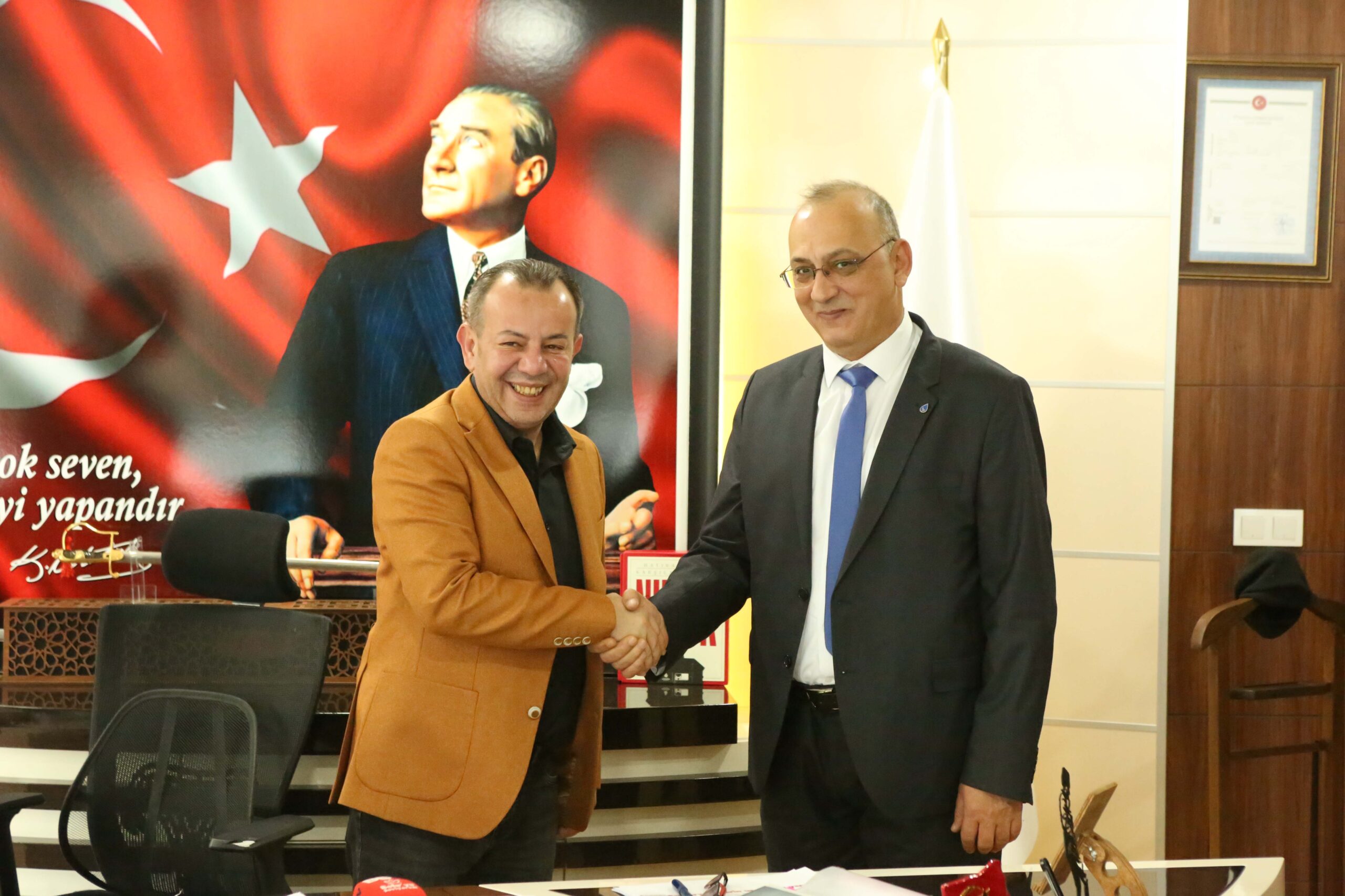 Başkan Özcan Ali Babacan, Ekonomiyi en iyi bilen siyasi liderlerden biridir