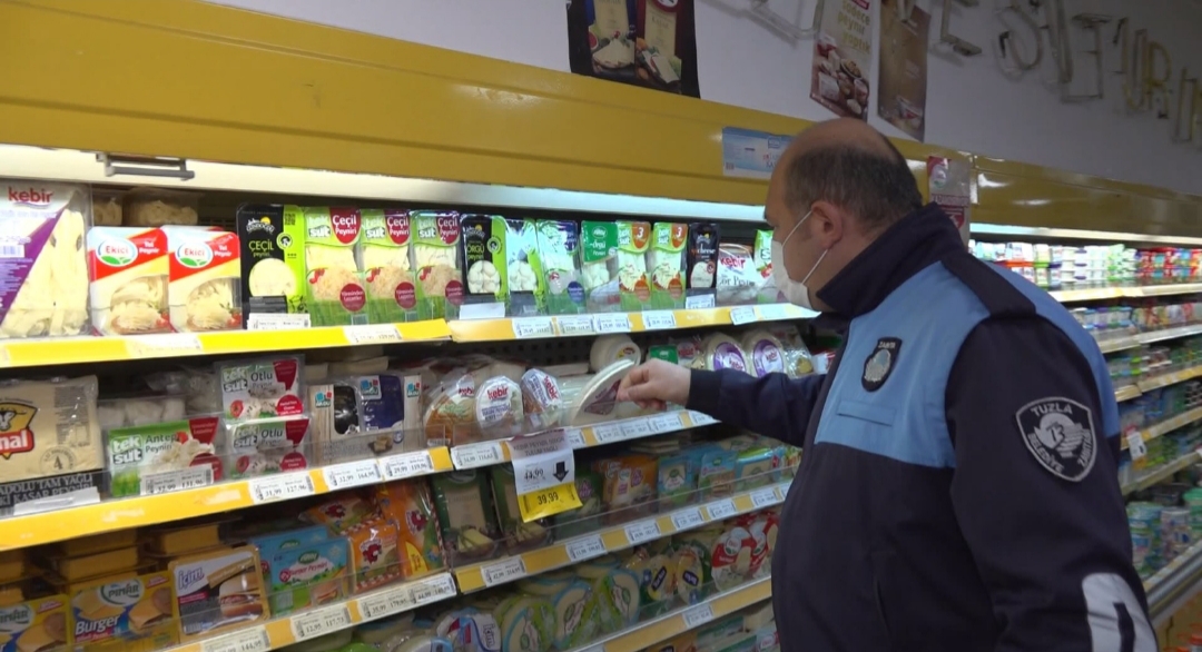 TUZLA BELEDİYESİ ZABITA EKİPLERİ’NDEN MARKETLERE KDV İNDİRİMİ DENETİMİ