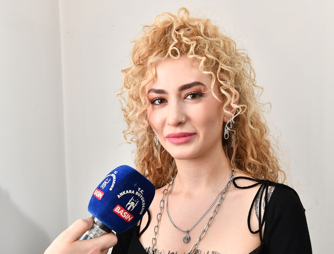 BAŞKAN YAVAŞ 14 ŞUBAT’TA SEVGİLİLERİ DE UNUTMADI