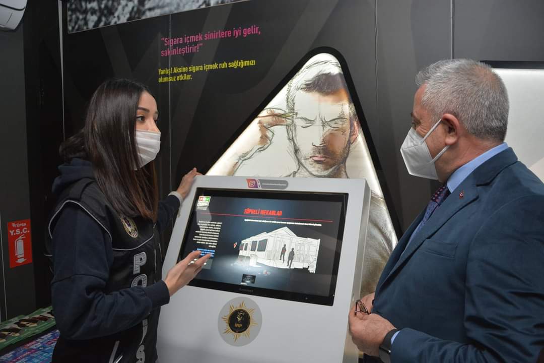 Çekmeköy’de Narkotik Eğitim Tırı’nda Uyuşturucunun Zararları Anlatıldı