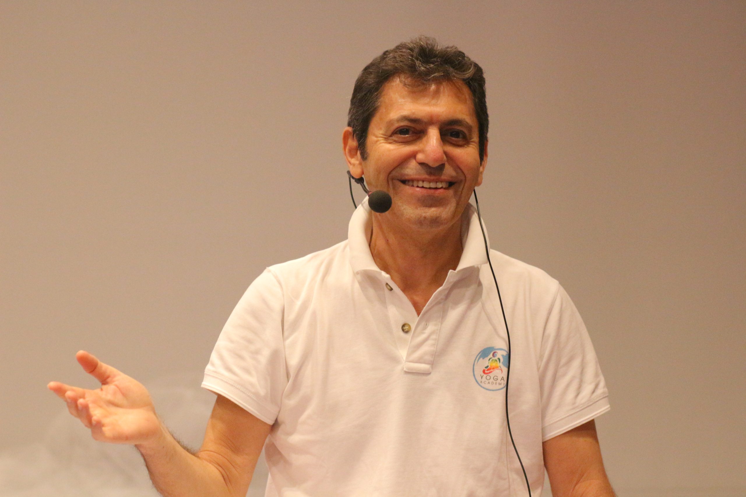 Uluslararası Yoga Federasyonu Başkanı Akif Manaf ile Röportaj: Yoga’nın Evrensel Vizyonu ve Sürdürülebilirliği