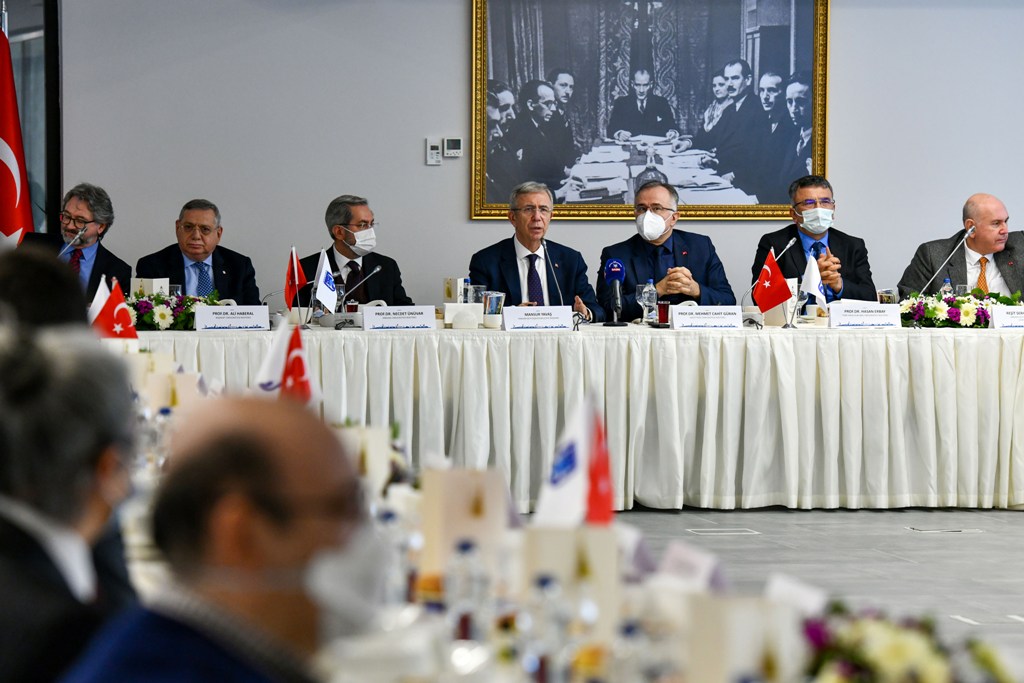 ABB BAŞKANI MANSUR YAVAŞ ÜNİVERSİTE REKTÖRLERİYLE BİR ARAYA GELDİ