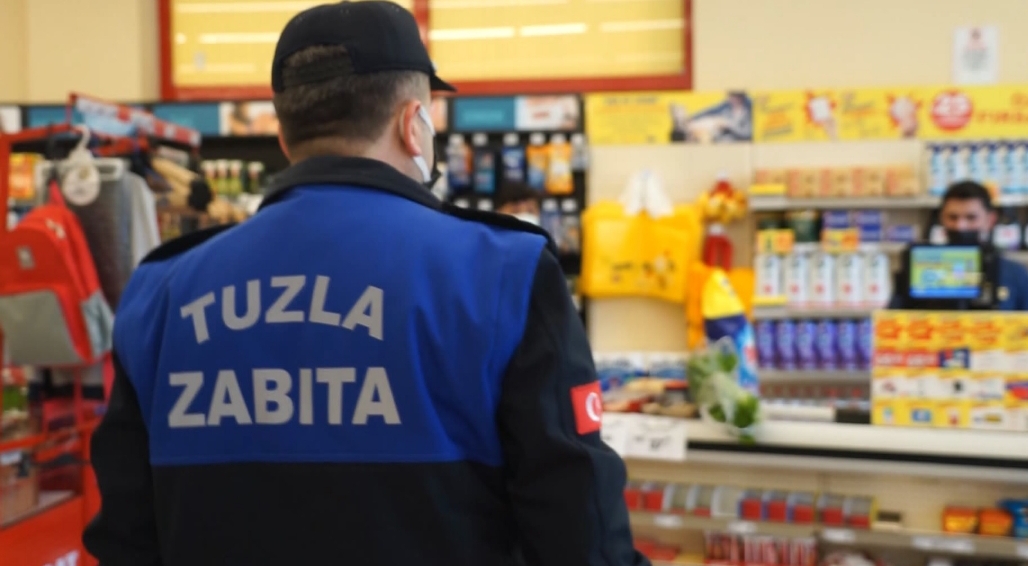 TUZLA ZABITA EKİPLERİNDEN MARKETLERE YAĞ DENETİMİ