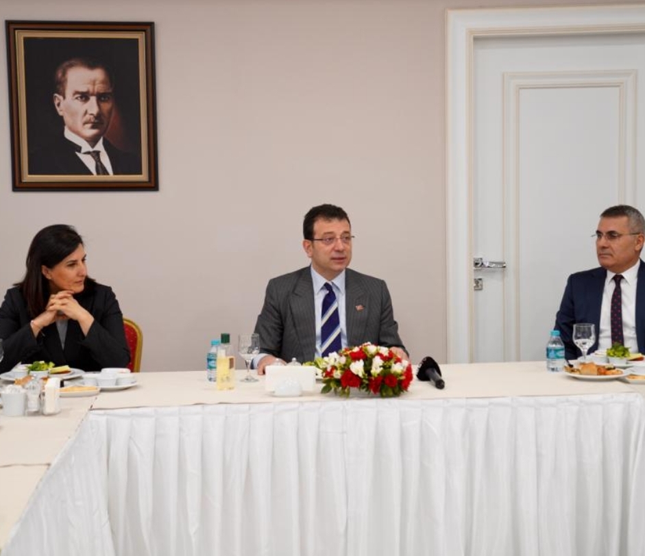 BAŞKAN İMAMOĞLU: “ÜLKEMİZİN HEKİMLERİNE OLAN İNANCIMIZ SONSUZDUR” İYİ Kİ VARSINIZ