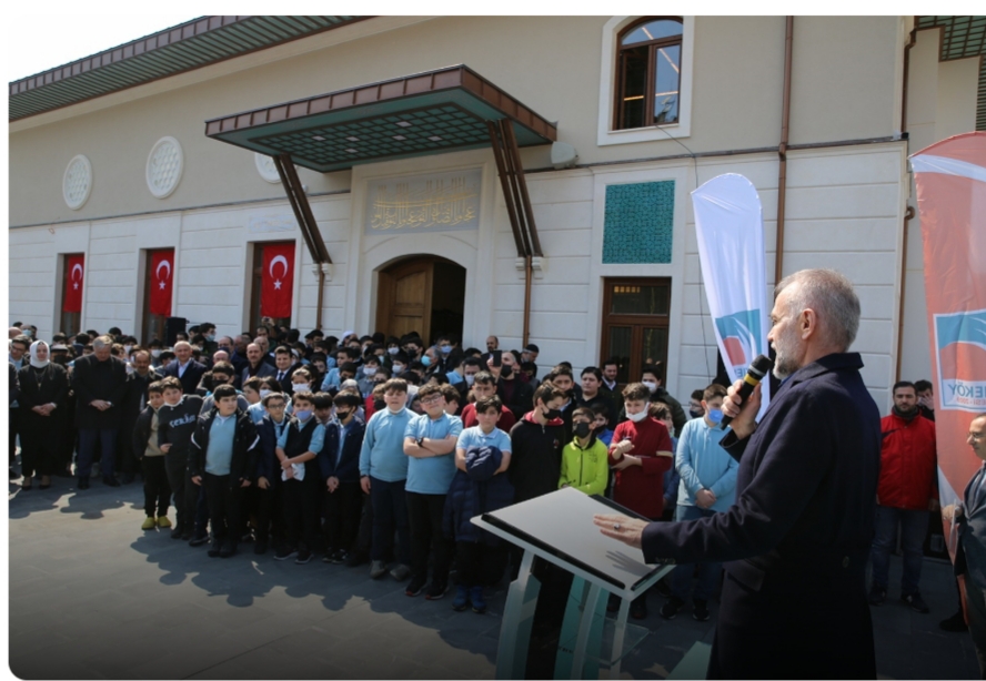 ÇEKMEKÖY’DE YENİ CAMİ  DUALARLA HİZMETE AÇILDI