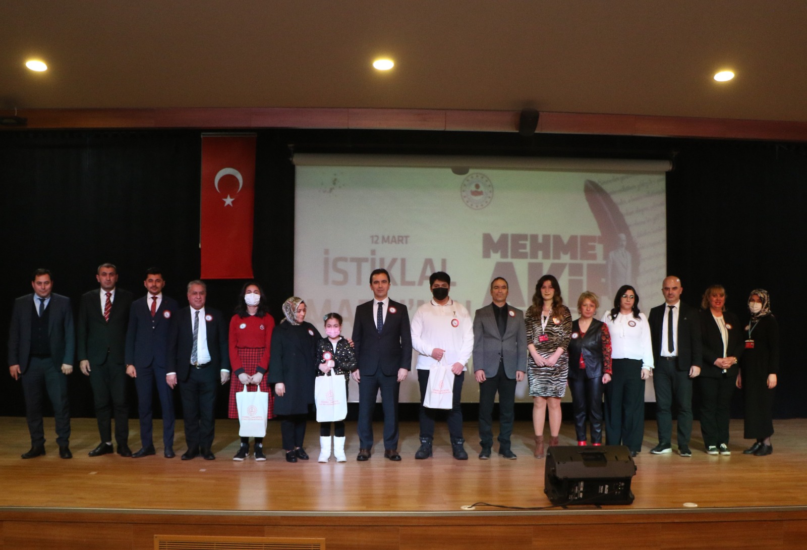 Sancaktepe’de, İstiklal Marşı’nın Kabulünün 101. Yıl Dönümü ve Mehmet Akif Ersoy’u Anma Günü Anlamlı Bir Programla Kutlandı