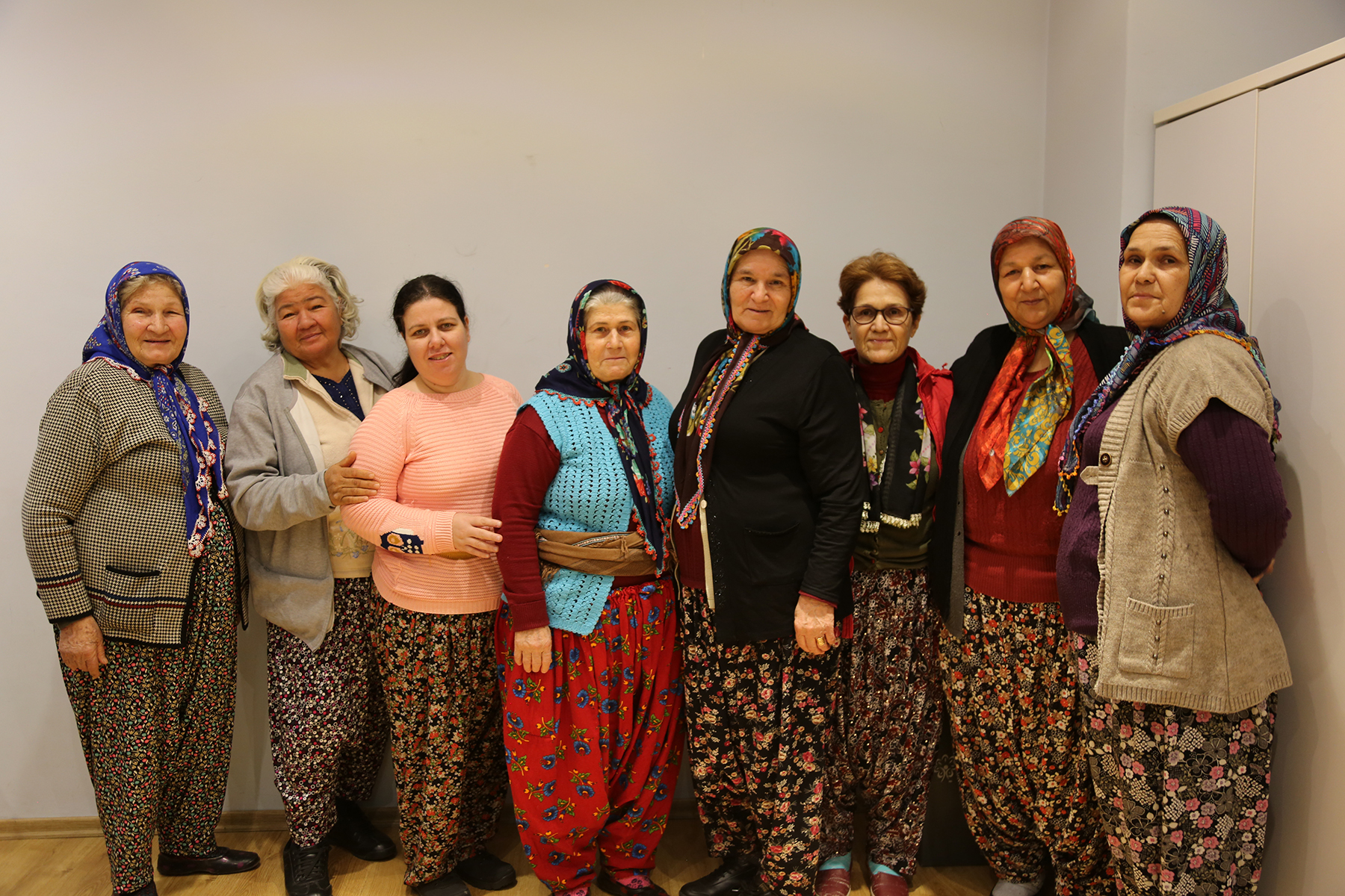 KADINLAR 8 MART İÇİN ATAŞEHİR’DE BİR ARAYA GELDİ