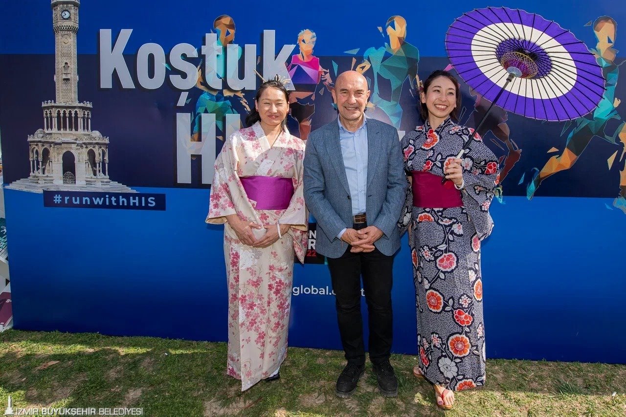 Başkan Soyer küçük sporcularla buluştu