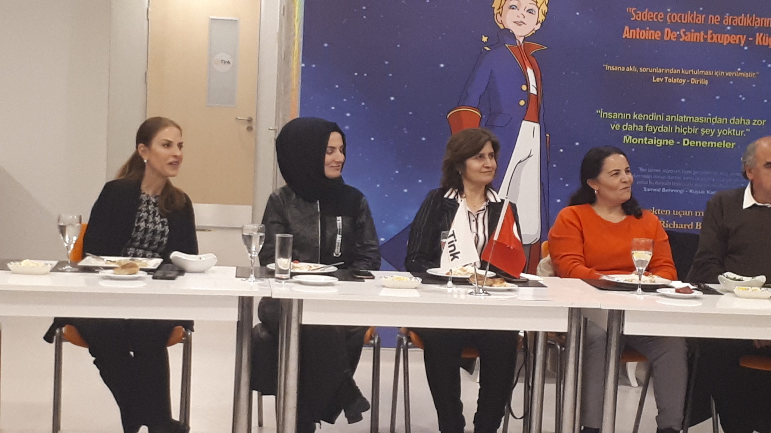 Çekmeköy Tink Koleji sahibi Dereli Mahalle muhtarları ve basına iftar verdi