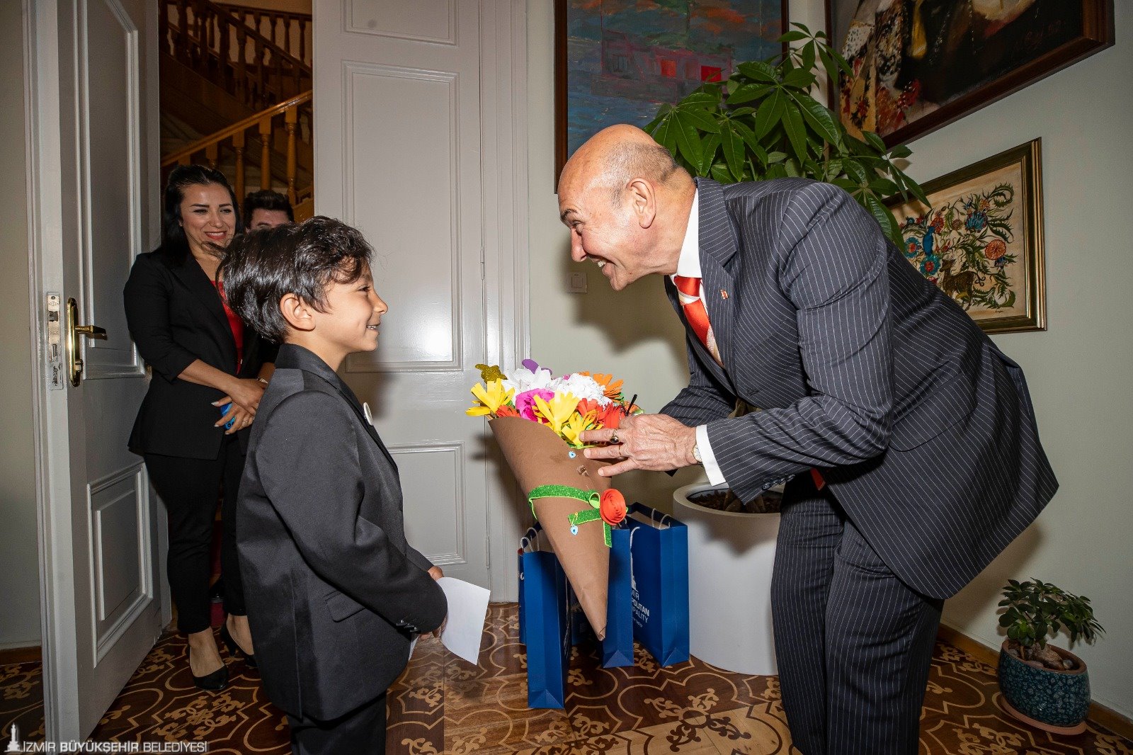 Minik başkandan “Her Mahalleye Bir Kütüphane” kampanyasına destek