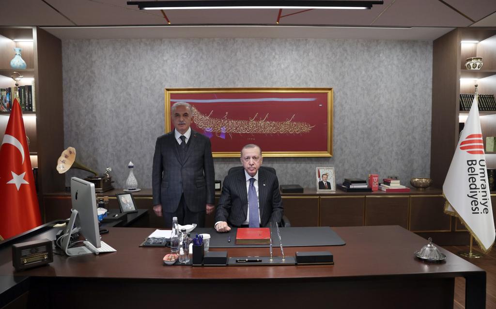 BAŞKAN ERDOĞAN’IN ÜMRANİYE BELEDİYESİNE ANİ ZİYARETİ HEYECAN YARATTI