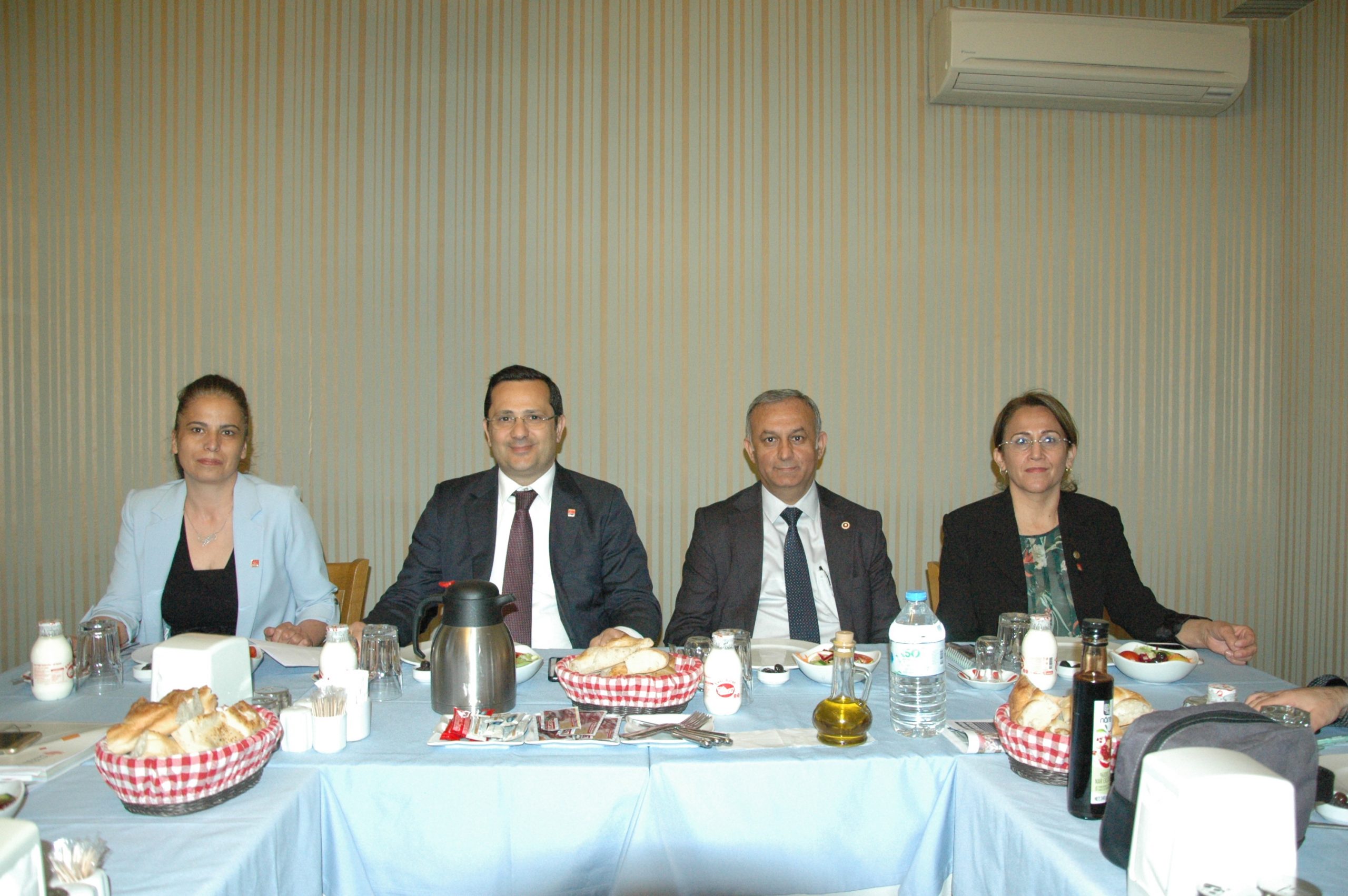 Ümraniye CHP İlçe başkanlığı iftar verdi