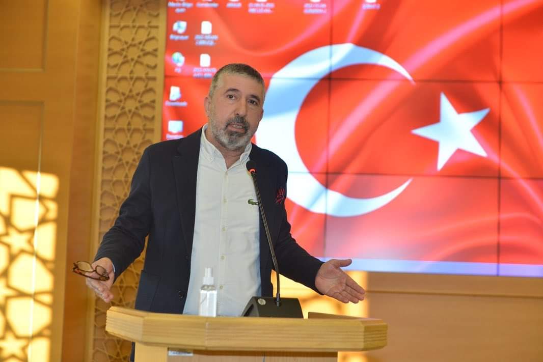 CHP’li Tuncay Saraç: “Bayrampaşa’da çökme var, liyakatsizlik partiyi zehirliyor”