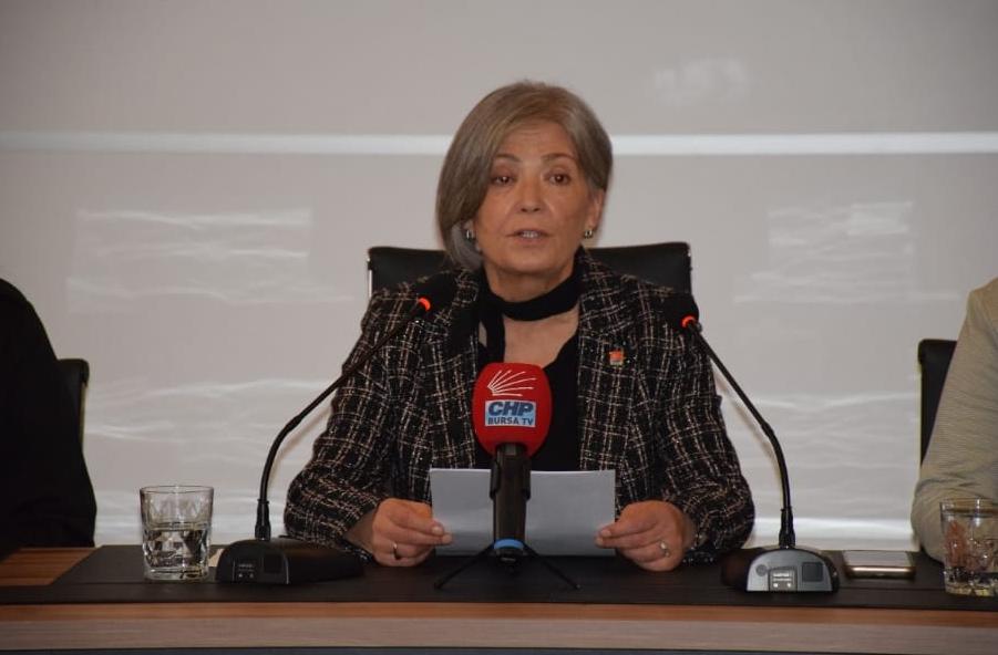 CHP’Lİ KADINLAR ATATÜRK’Ü ANDI, EŞİTSİZLİĞE İŞARET ETTİ  “DEMOKRATİK TÜRKİYE’Yİ BİZ YENİDEN KURACAĞIZ”