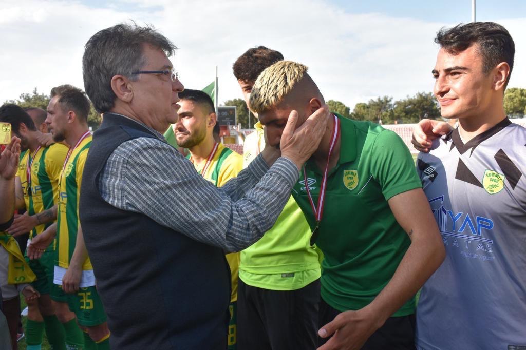 ŞAMPİYON EDREMİTSPOR EDREMİTSPOR BAL’A YÜKSELDİ