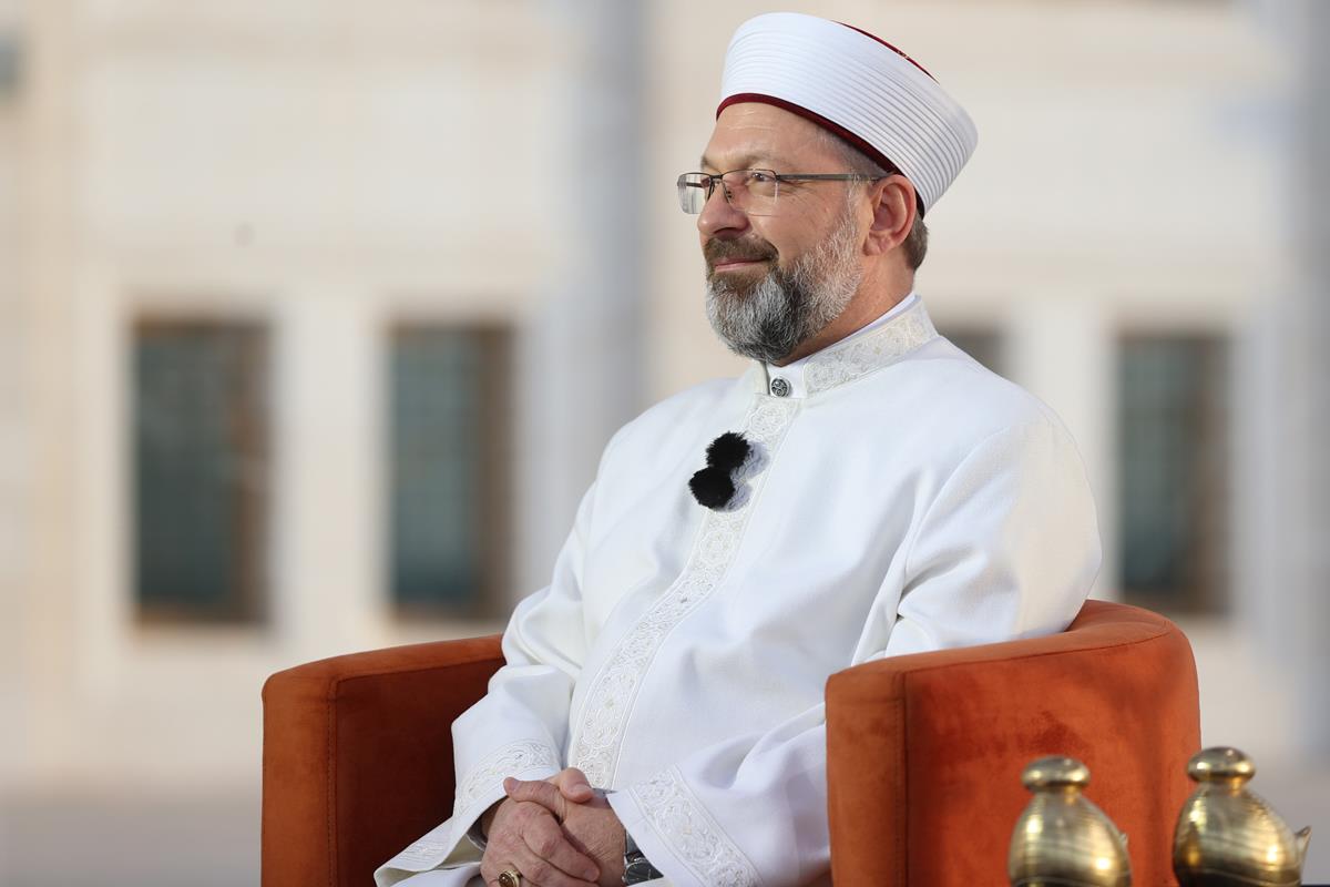 Diyanet İşleri Başkanı Erbaş, ilk iftarda TRT 1’e konuk oldu, “Fitre miktarı asgari 40 TL”