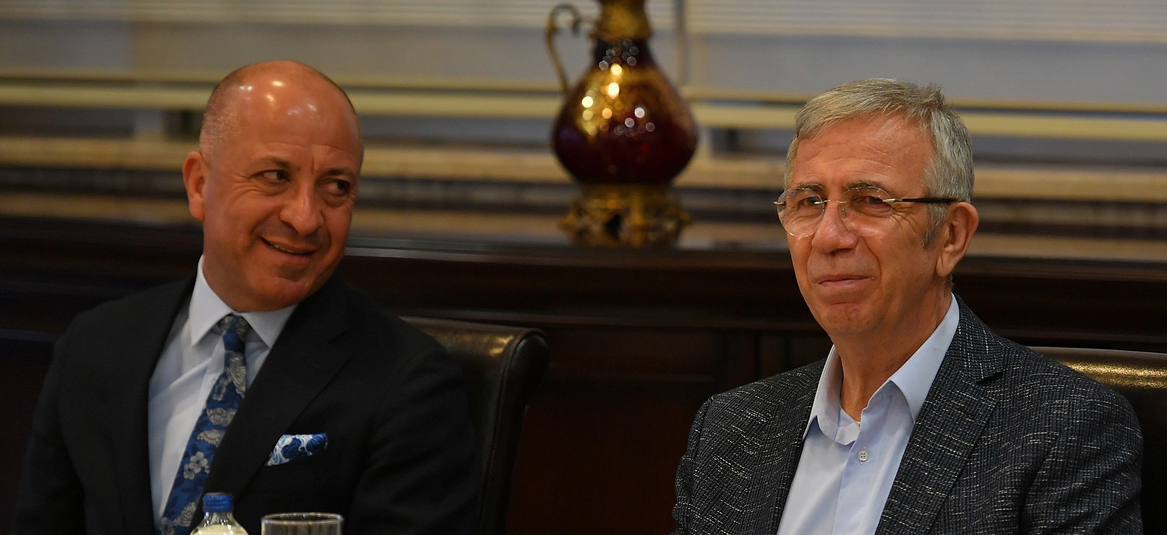 BAŞKAN MANSUR YAVAŞ İFTARDA SANAYİCİLERLE BİR ARAYA GELDİ