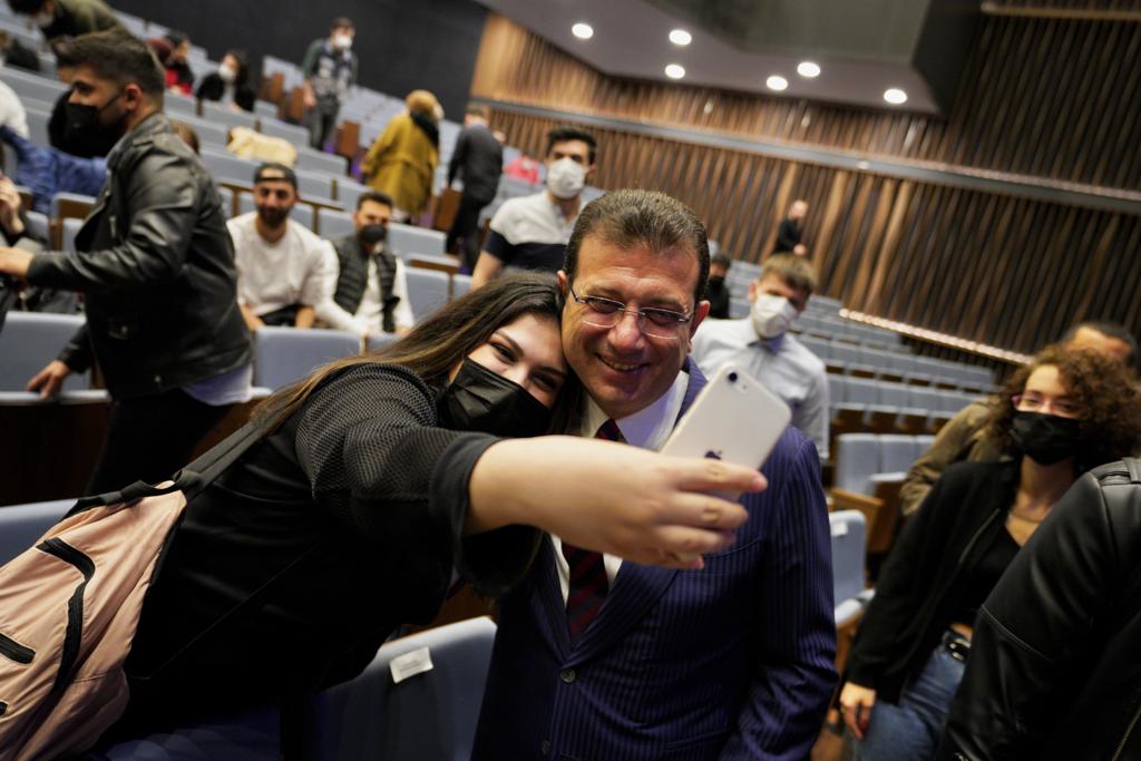 BAŞKAN İMAMOĞLU’NDAN GENÇLERE: BİR REFORM YAPACAKSAK, ANA UNSUR SİZSİNİZ